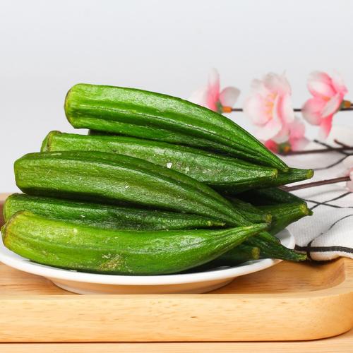 秋葵脆厂家零食散装批发现货 脱水即食小吃，果蔬脆休闲食品的新选择